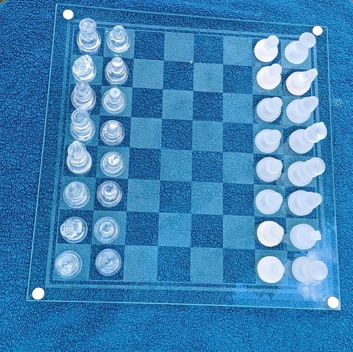 Clear and frosted chess - clear,