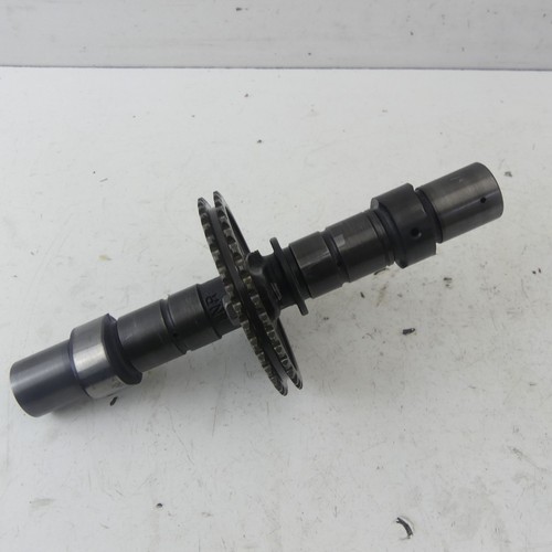 Honda 500 camshaft in - f2,