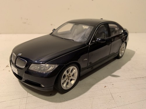 Scale bmw 330i 3 - 1:18,