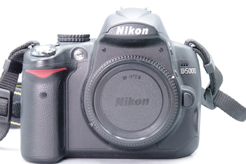 Nikon d5000 3mp dslr camera - nikon,