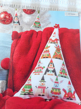 TRIANGULAR CUSHION/PICTURE OR PADDED DECS. CROSS STITCH CHARTS. FOR CHARITY 🎁