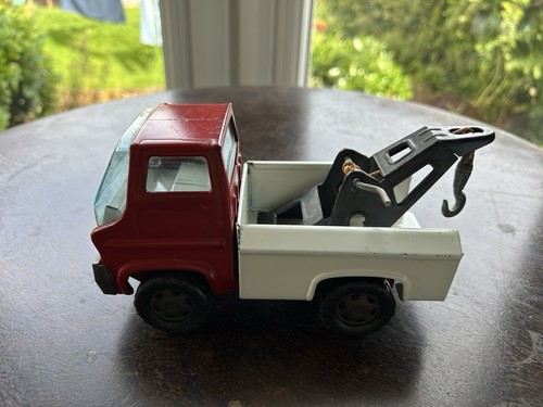Vintage louis marx tow truck - vintage,