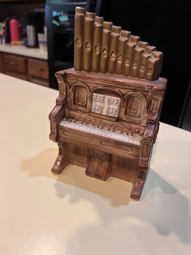 Vintage music piano - music, organ