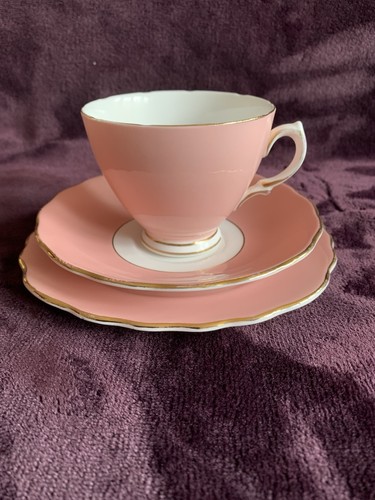Colclough harlequin pink - harlequin, bone