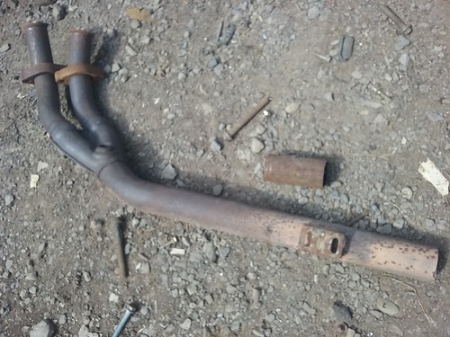 Mercedes exhaust down - mercedes,
