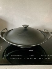 Le Creuset Cast Iron Large Wok Black with Metal Lid 30CM Used Condition