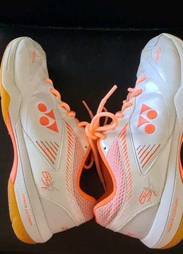 Womens yonex power cushion - womens,