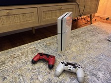 Sony PlayStation 4 (PS4) - 500GB - White Console + Controller & Wires - Good