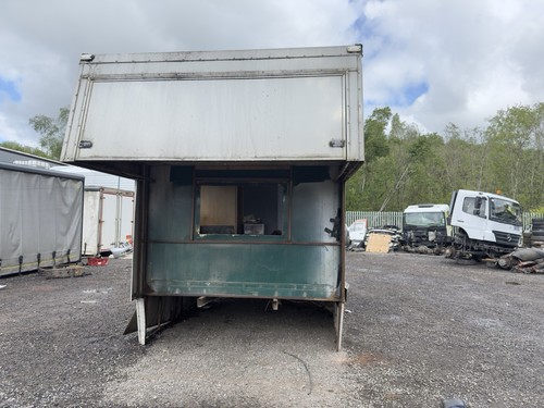 Ton atego horsebox with - 7.5,