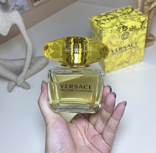 Versace yellow diamond 2026 - yellow,
