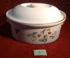 Royal Worcester Strawberry Fair Oval Casserole Dish Shape 24 Size 4 - 9" x 4"