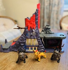 Disney Lion Guard Hyena's Hideout Playset with 3 figures - Rare Retired Playset 