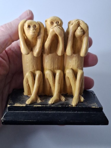 Figurine depicting the vintage - figurine,