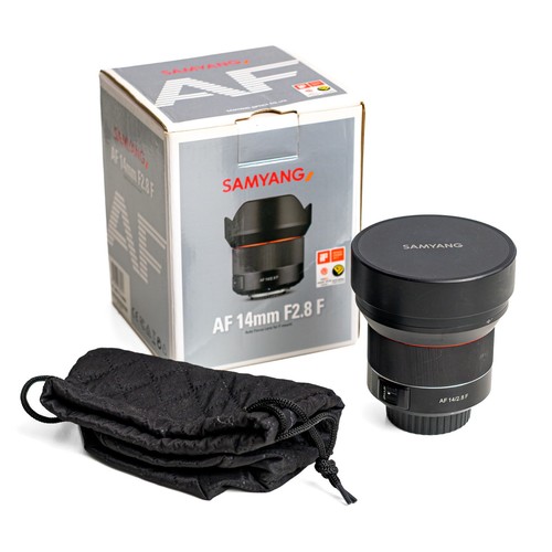 Samyang 14mm f auto - f,
