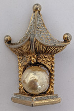 Vintage Pagoda & Baroque Pearl in Gold Tone Brooch