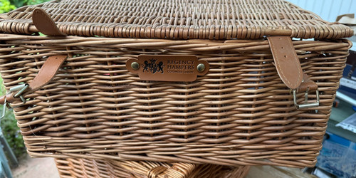 Medium regency hampers - regency, wicker