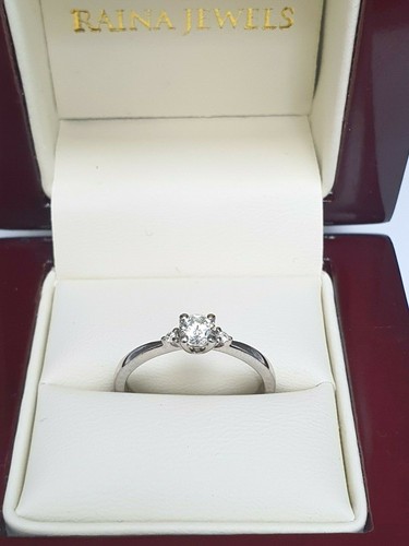18k white gold diamond - white,