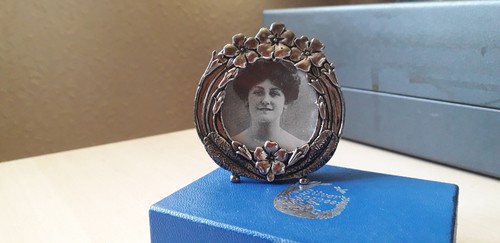 Vintage silver scenes - silver,