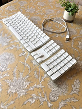 Apple USB Keyboard A1048