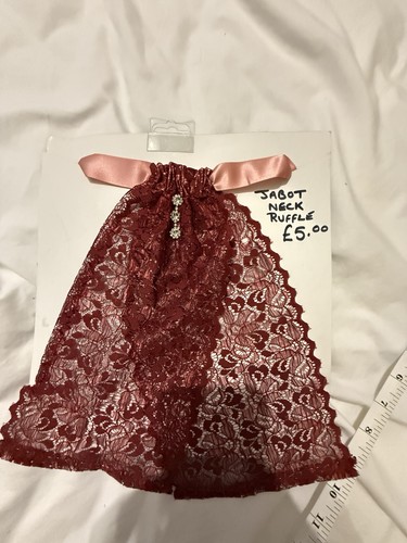 Long jabot neck - long,