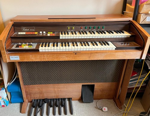 Viscount electronic organ
