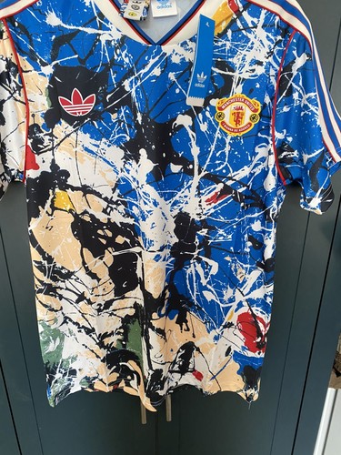 Manchester united stone - stone, roses