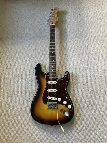 Fender standard stratocaster - fender,