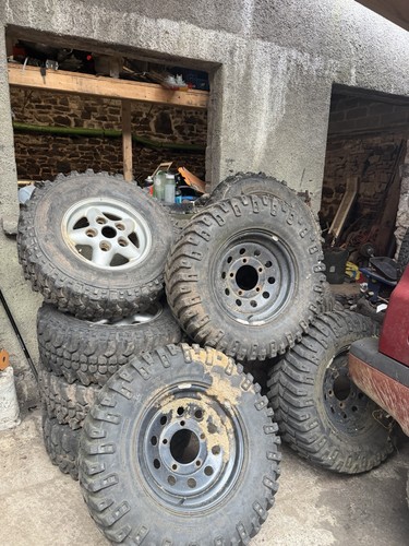 Land rover wheels with off - wheels,