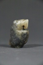 China old Shang Dy black jade carved bird eagle Xiao figure Pendant 商代黑白玉鸮挂件