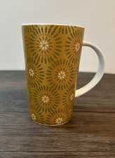 Maxwell Williams Flowerburst Latte Mug *Tiny Chip In Rim*