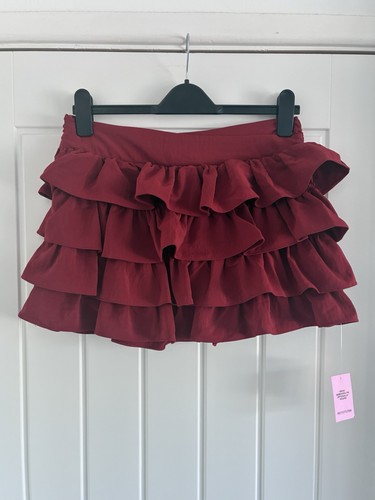 Bnwt prettylittlething deep - prettylittlething,