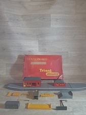 Hornby Triang R81 Station Set 