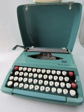 Vintage 1970's SCM Smith-Corona Corsair Aqua Marine Portable Typewriter & Case