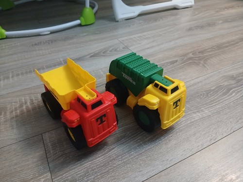 Red green plastic - &, tonka
