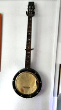 VINTAGE CLIFFORD ESSEX 4 STRING BANJO,NEEDS ATTENTION.