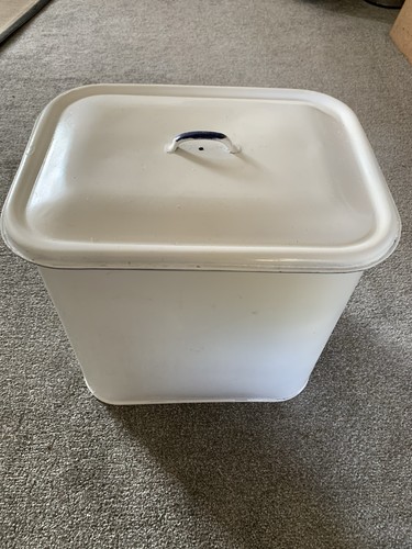 Vintage very large bread bin - vintage,