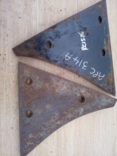 4 x Right Hand Kuhn Plough