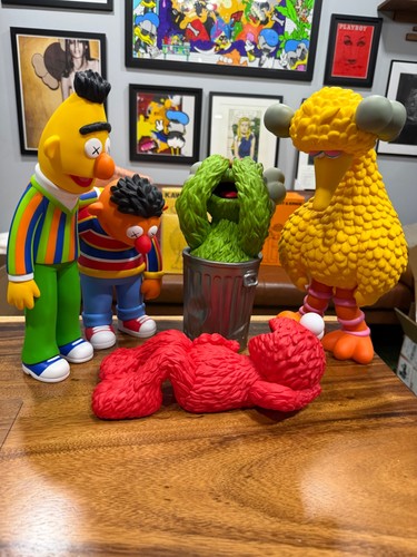 Kaws sesame street - kaws, figures