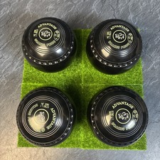 Drakes Pride Advantage Lawn Bowls. Size 3H. WB 25 Drakes Pride