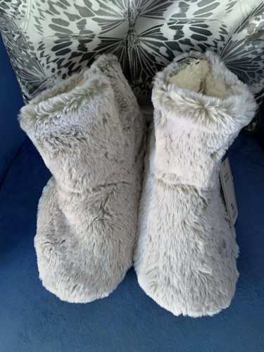 Bnwt plush grey - , fur