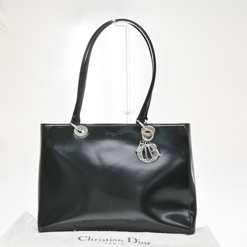 Christian dior logo lady hand - logo,