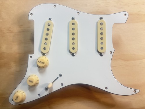 Strat loaded pickguard vintage - loaded,