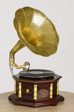 Vintage Gramophone Deco -