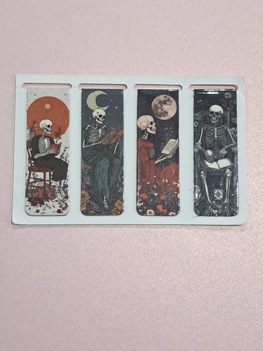 Set magnetic bookmarks - of,