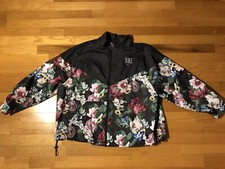 New XL Nike Sportswear Black