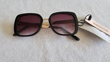 Missguided black / gold frame sunglasses. A1001836.
