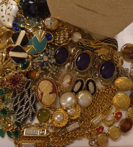 Huge vintage jewelry lot 150 - ,