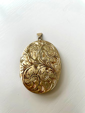 Vintage Gold Plated Photo Locket Pendant stamped in Birmingham 21.5g