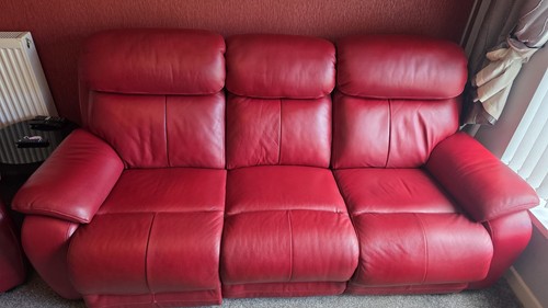 Red leather piece - piece, suite
