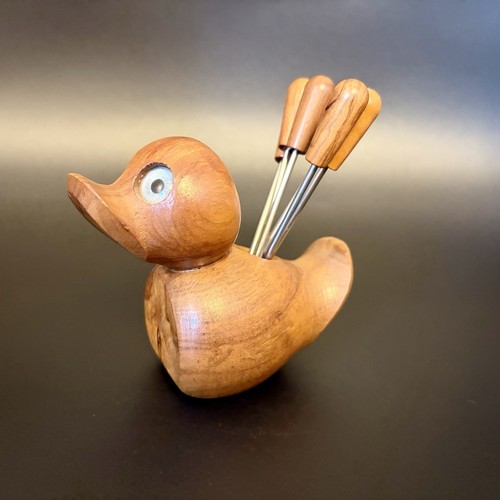 Retro wooden duck cocktail - duck,